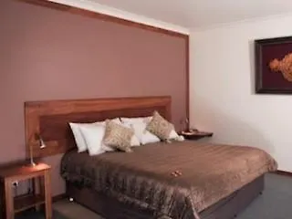 Holiday home Artisan Spa Views 5 Bedrooms 4 Bathrooms Maleny
