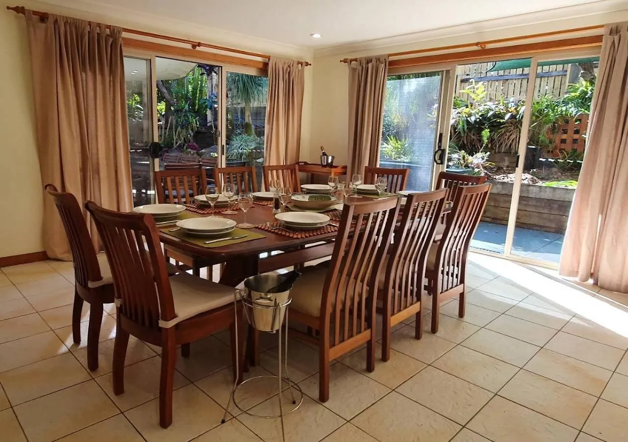 Vakantiehuis Artisan Spa Views 5 Bedrooms 4 Bathrooms Maleny