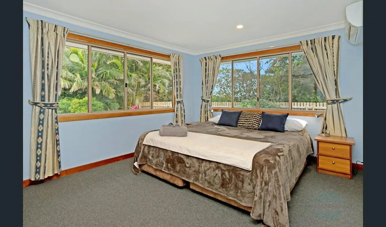 Artisan Spa Views 5 Bedrooms 4 Bathrooms Maleny Vakantiehuis