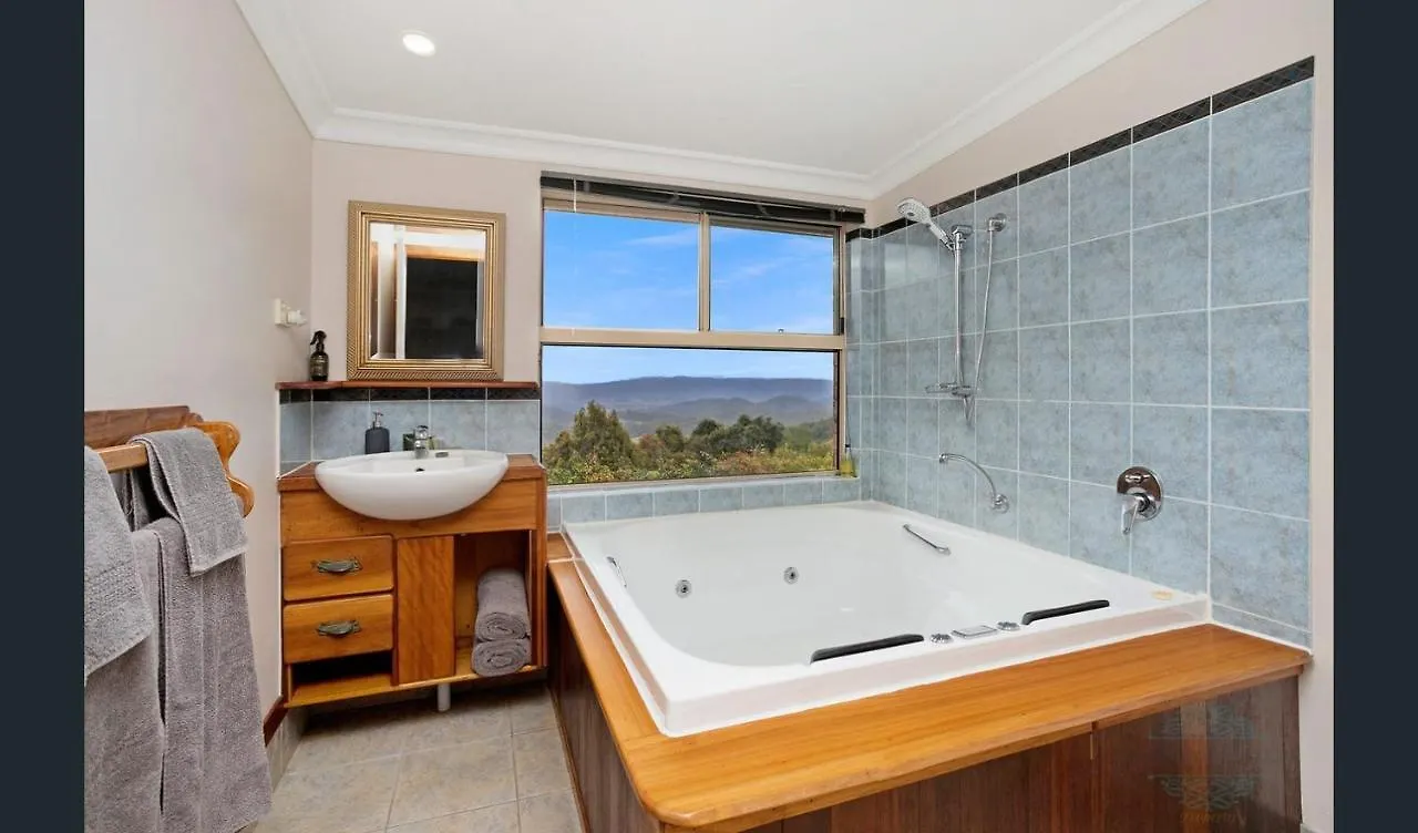 Artisan Spa Views 5 Bedrooms 4 Bathrooms Maleny Australië